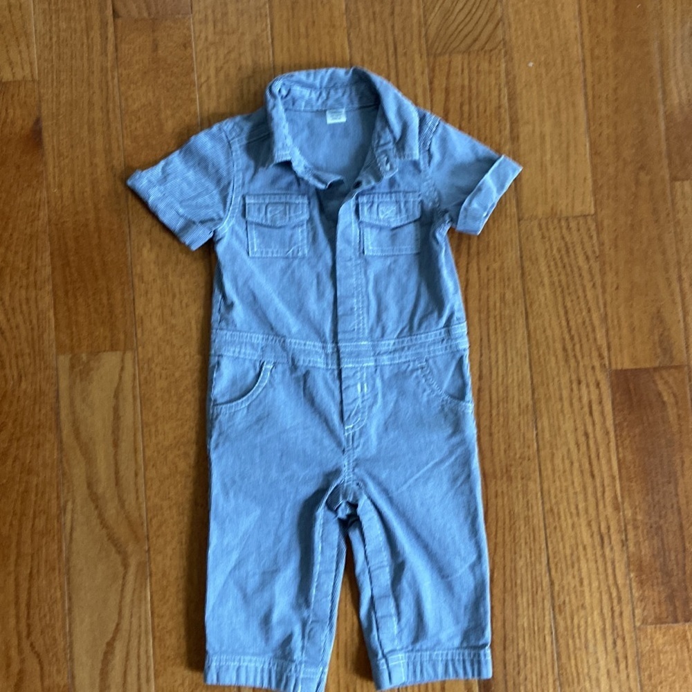 Old Navy pinstripe Jumpsuit size 12-18 months